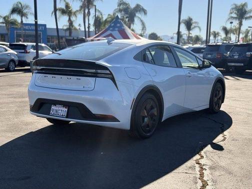 2025 Toyota Prius Plug-In Hybrid SE