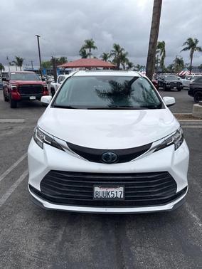 2021 Toyota Sienna LE