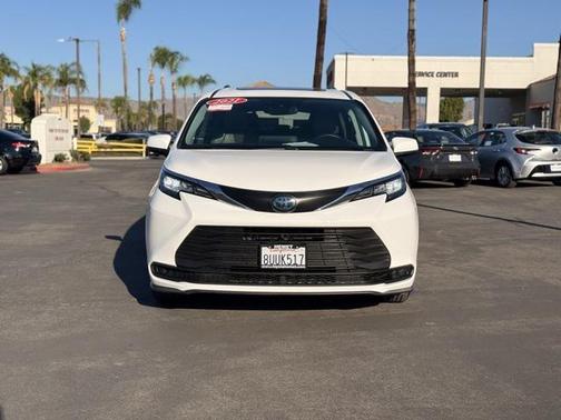2021 Toyota Sienna LE