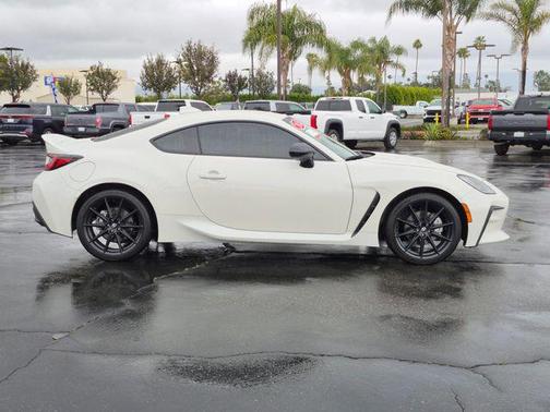 2025 Toyota GR86 Premium