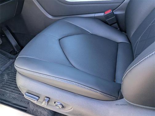 2025 Toyota Highlander Platinum