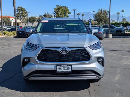 2025 Toyota Highlander Platinum