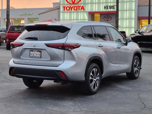 2024 Toyota Highlander XLE
