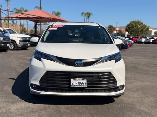 2025 Toyota Sienna XLE