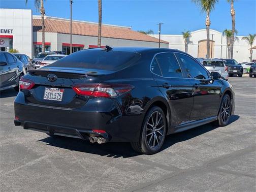 2024 Toyota Camry SE