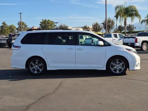 2015 Toyota Sienna SE