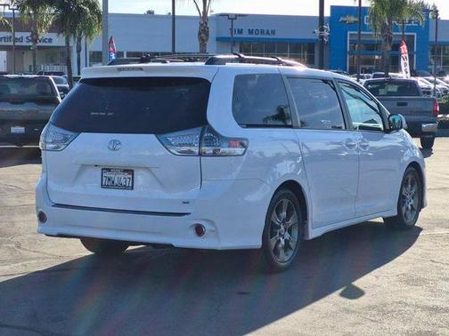 2015 Toyota Sienna SE