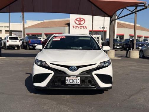2024 Toyota Camry Hybrid SE