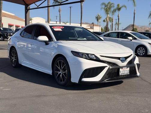 2024 Toyota Camry Hybrid SE