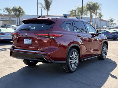 2022 Toyota Highlander Platinum