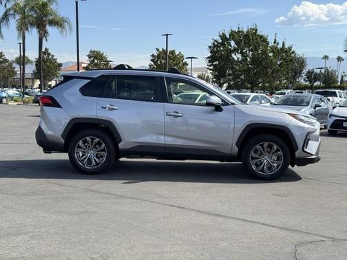 2025 Toyota RAV4 Hybrid XLE Premium