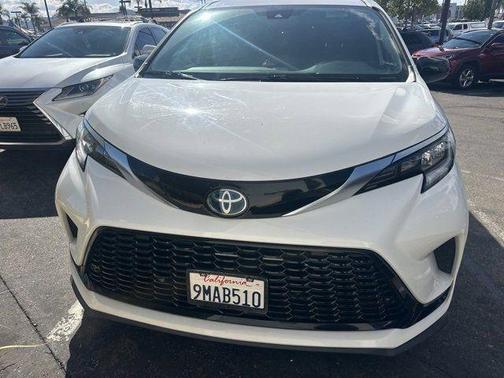 2023 Toyota Sienna XSE 7 Passenger