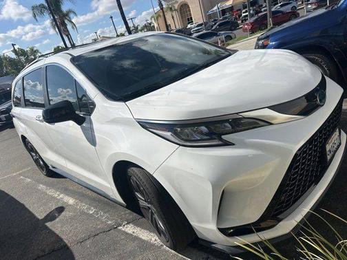 2023 Toyota Sienna XSE 7 Passenger
