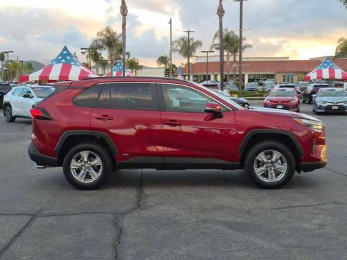 2025 Toyota RAV4 Hybrid XLE