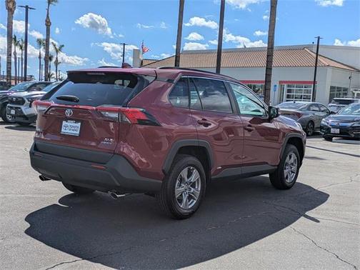 2025 Toyota RAV4 Hybrid XLE