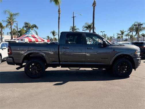 2022 RAM 2500 Laramie Crew Cab 4x4 6'4' Box