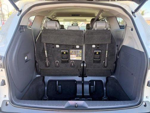 2021 Toyota Sienna XLE 8 Passenger