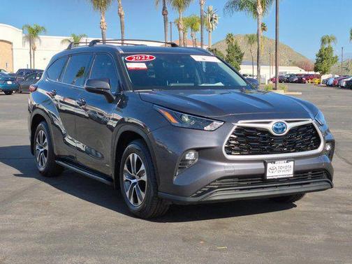 2022 Toyota Highlander Hybrid XLE