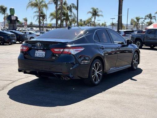 2020 Toyota Camry SE