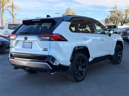 2020 Toyota RAV4 Hybrid SE