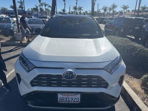 2020 Toyota RAV4 Hybrid SE