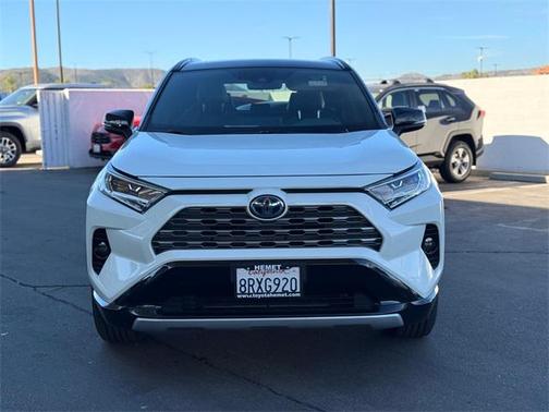 2020 Toyota RAV4 Hybrid SE