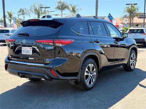 2023 Toyota Highlander Hybrid XLE