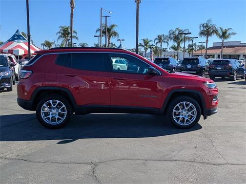 2024 Jeep Compass Latitude Lux
