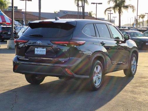 2025 Toyota Highlander LE