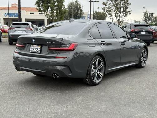 2022 BMW 330e iPerformance