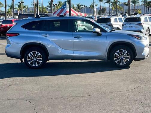 2023 Toyota Highlander Hybrid XLE