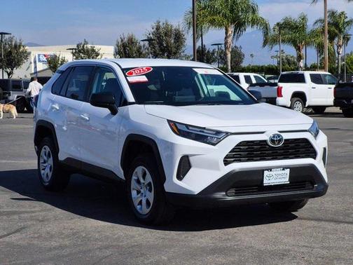 2025 Toyota RAV4 LE