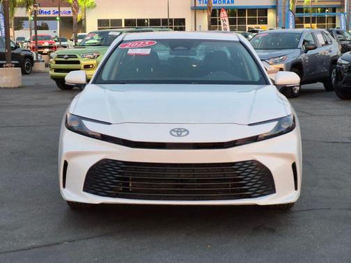 Ice Cap 2025 Toyota Camry LE