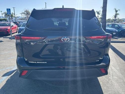 2024 Toyota Highlander LE
