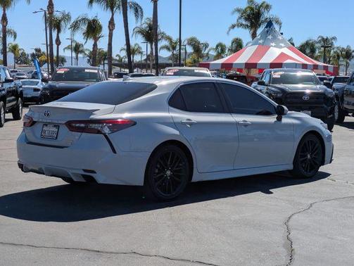 2024 Toyota Camry Hybrid SE