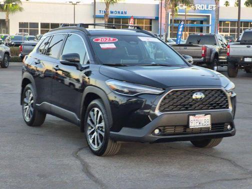 2025 Toyota Corolla Cross XLE