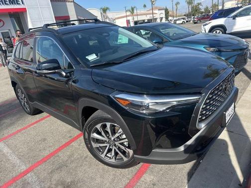 2025 Toyota Corolla Cross XLE