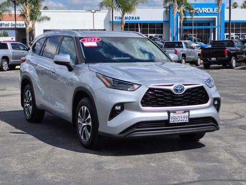 2022 Toyota Highlander Hybrid XLE