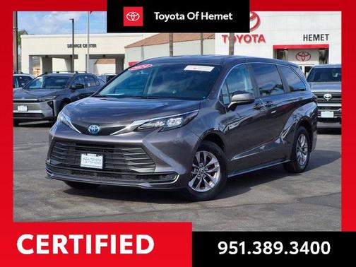 2024 Toyota Sienna LE