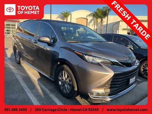 2022 Toyota Sienna XLE 8 Passenger