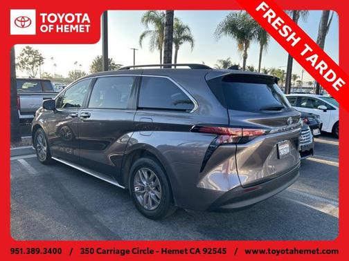 2022 Toyota Sienna XLE 8 Passenger