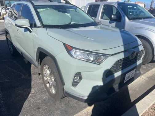 2021 Toyota RAV4 XLE Premium