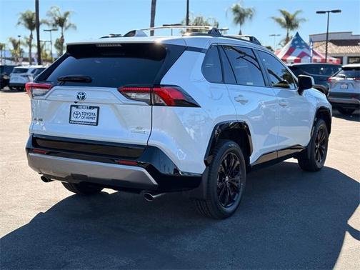 2023 Toyota RAV4 Hybrid SE