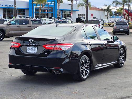 2020 Toyota Camry SE