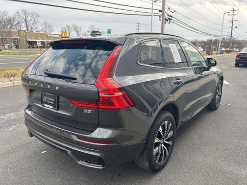 2025 Volvo XC60 B5 Plus
