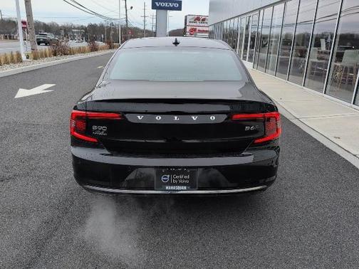 2023 Volvo S90 B6 Ultimate
