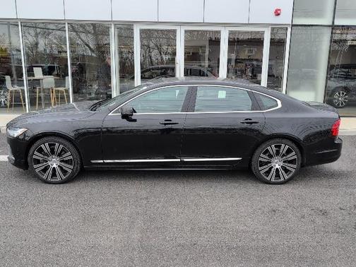 2023 Volvo S90 B6 Ultimate