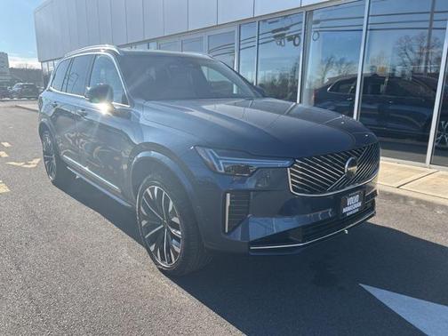 2025 Volvo XC90 B5 Plus 7-Seater