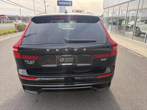 2025 Volvo XC60 B5 Plus