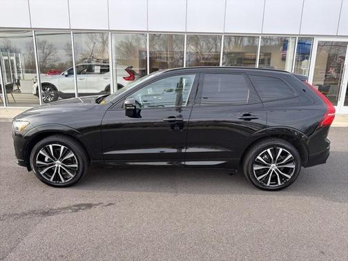 2025 Volvo XC60 B5 Plus